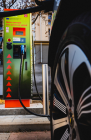 Elektromobilita definitivně vtrhla do Česka. Navzdory pandemii čerpala e-auta v prvním čtvrtletí na 